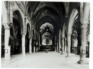 Kilisenin içi