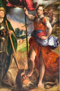 Bebek İsa ve Aziz George ve Aziz Michael Archangel ile Madonna, 2384617 detayı, c.1518 (panelde yağlı boya) by Dosso Dossi