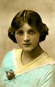 Gladys Cooper 1888-1971, İngiliz aktris, 20. yüzyılın başlarında.