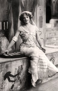 Madge Vincent, şarkıcı ve oyuncu, 1900