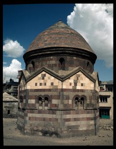 Sultan Türbesi Sekizgen Türbesi