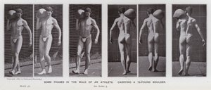 Hareket Halindeki İnsan Figürü: 75 kiloluk bir kaya taşıyan bir sporcunun yürüyüşünün bazı aşamaları (s/b fotoğraf) by Eadweard Muybridge