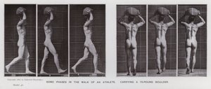 Hareket Halindeki İnsan Figürü: 75 kiloluk bir kaya taşıyan bir sporcunun yürüyüşünün bazı aşamaları (s/b fotoğraf) by Eadweard Muybridge