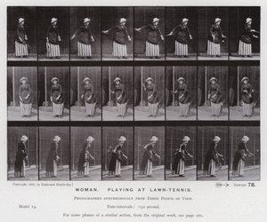 Hareket Halindeki İnsan Figürü: Çim tenisinde oynayan kadın (s/b fotoğraf) by Eadweard Muybridge