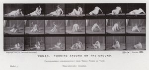 Hareket Halindeki İnsan Figürü: Yerde dönen kadın (s/b fotoğraf) by Eadweard Muybridge