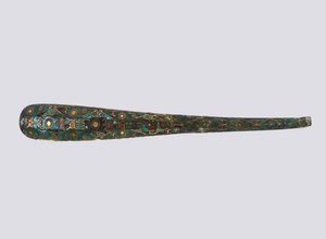 giysi kancası by Eastern Zhou Dynasty Chinese School