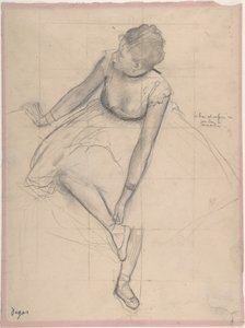 Terliğini Ayarlayan Dansçı, 1873 (pembe dokuma kağıt üzerine siyah beyaz tebeşirle yükseltilmiş grafit) by Edgar Degas