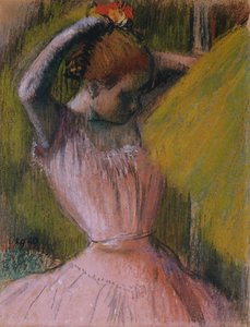 Saçını Düzenleyen Dansçı, c.1900-1912 (gerilmiş kağıda serilmiş kağıt üzerine pastel) by Edgar Degas