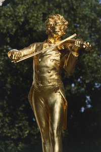 Bir müzisyenin heykeli, Johann Strauss Heykeli, Viyana, Avusturya by Edmund Ritter von Hellmer