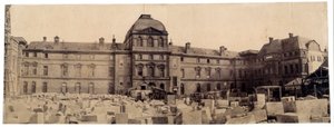 Louvre Müzesi: Atlıkarıncadan Napolyon avlusu
