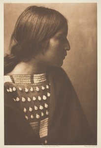 arikara kız by Edward S. Curtis