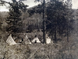 Amerika Kızılderilileri: konuşulan Kızılderililerin kampı by Edward Sheriff Curtis