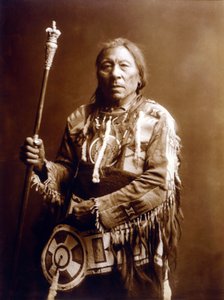 Koşan Tavşan (Aatsista-Mahkan 1833-1911), Blackfeet Indian, c. 1900, fotoğraf Edward S. Curtis by Edward Sheriff Curtis