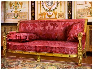 Gül Brocade de Lyon ile kaplı oymalı yaldızlı kanepe, 1911-1912. by Edwin Foley
