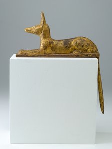 Yatan Çakal Şeklinde Anubis, 26.-25. Hanedan, Geç Dönem, MÖ 715-525 (gesso ve yaldızlı ahşap)
