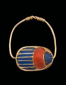 Bokböceği parmak yüzüğü, Orta Krallık by Egyptian 12th Dynasty
