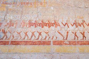 Hatshepsut'un Punt ülkesine (Somali) yolculuğunu gösteren kabartma oyma, Deir Al Bahari'nin Hatshepsut tapınağı, Luksor, Mısır (fotoğraf) by Egyptian 18th Dynasty