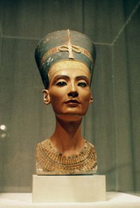 Kraliçe Nefertiti