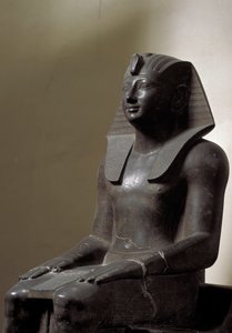 Mısır antikası: Thutmosis (Tuthmosis veya Thutmus) III (1479-1425 BC), Mısır firavunu hükümdarını temsil eden bazanit heykeli. karartmak 192 cm. 18 hanedanı. Torino, Mısır müzesi by Egyptian 18th Dynasty