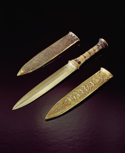 Altın hançer ve kılıf, Tutankhamun Mezarı