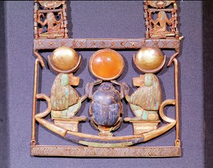 Yükselen Güneş Kolyesi, Tutankhamun
