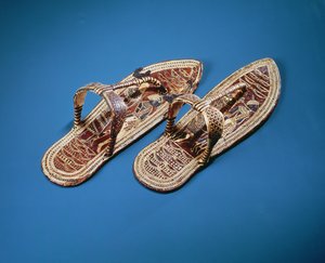 Sandalet, Tutankhamun Mezarı, Yeni Krallık (altın ve deri)