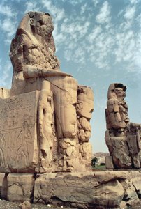 Memnon Heykeli, III. Amenhotep heykelleri, c.1375-1358 M.Ö.