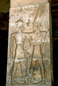 Eski Mısır Sanatı: Sethi I tapınağının sütununda Alçak Rölyef (Sety veya Set I by Egyptian 19th Dynasty