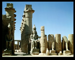 Peristil Avlusunda II. Ramses