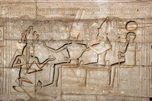 Antik Mısır: Theban üçlüsünün tanrıları Amon, Mut ve Khonsu