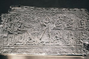 Ptahotep ve Tauseret#39;in Saqqara#39;dan kurtarılması, çiftin en büyük oğulları Amenheb ve diğer çocuklarından teklifler alması by Egyptian 19th Dynasty