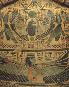 Ölümsüzlüğün sembolü olan bok böceğini koruyan kanatlı ilahiyat ile mumya örtüsü by Egyptian 22nd Dynasty