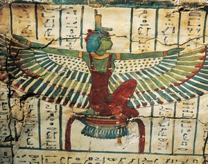 Batı Thebes'ten Cesraperet Lahdi üzerinde Tanrıça İsis'i açık kanatlarla tasvir eden boyalı, lake ahşap