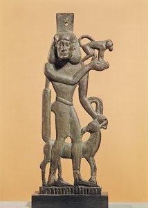 Bir dağ keçisi dizini yalayan bir maymunu tutan bir adam figürü, Saite Dönemi (bronz) by Egyptian 26th Dynasty