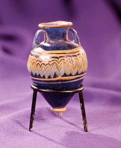 Amfora, MÖ 3.-4. yy (cam) by Egyptian Egyptian