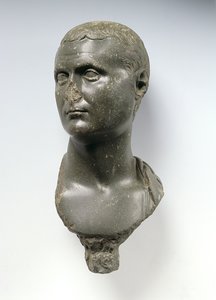 Romalı bir asilzadenin büstü, Mark Anthony olduğu söylenen (MÖ 82-30), muhtemelen İskenderiye, Mısır, MÖ 50 - MS 50 (şist) by Egyptian Ptolemaic Period