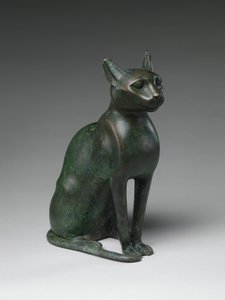 Mumyalanmış bir kediyi içermesi amaçlanan Kedi Heykelciği, 332-30 B.C (kurşunlu bronz) by Egyptian Ptolemaic Period