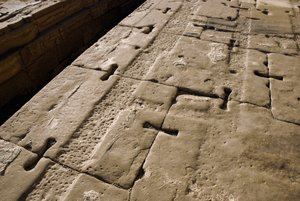 Mısır antik dönemi: çatının detayı, Hathor Tapınağı, Dendera, Mısır by Egyptian Ptolemaic Period
