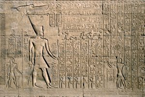 Mısır antikası: hiyeroglifli dış kabartma. Hathor Tapınağı, Denderah, Mısır - Mısır uygarlığı: Denderah