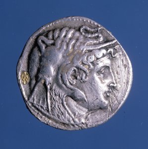 Mısır Kralı I. Ptolemy Soter'in (MÖ 367 - MÖ 283) tasvirli gümüş sikke.