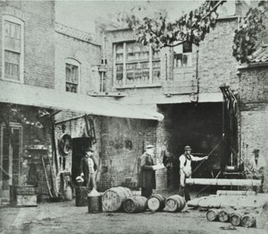 231-235 Kings Road: arkadan yükseklik, Londra, 1890 by English Photographer