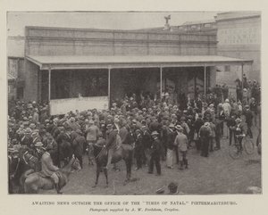 Times of Natal, Pietermaritzburg Ofisi Dışında Haber Bekleniyor by English Photographer