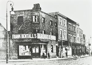 Bentalls, Clarence Street, Kingston: genel görünüm, 1890 by English Photographer