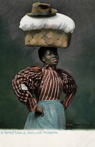 Kafasında bir şapka ile tepesinde keten bir sepet olan siyah kız (fotoğraf) by English Photographer
