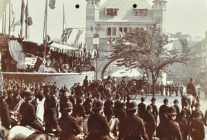 Blackwall Tüneli: Galler Prensi, daha sonra Kral VII. Edward ve Prenses İskenderiye tünelin tören açılışına katılıyor, 1897 by English Photographer