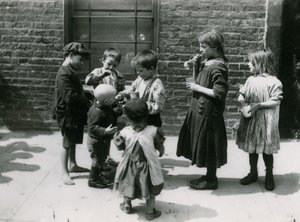 Çocuk yoksulluğu, Londra by English Photographer