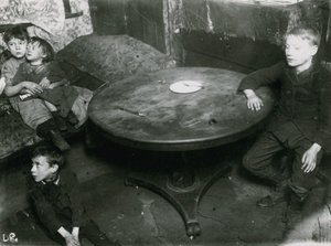 Çocuk yoksulluğu, Londra by English Photographer