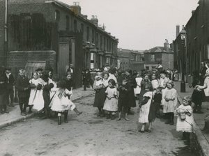 Çocuk yoksulluğu, Londra by English Photographer