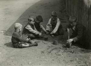 Çocuk yoksulluğu, Londra by English Photographer