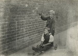 Çocuk yoksulluğu, Londra by English Photographer